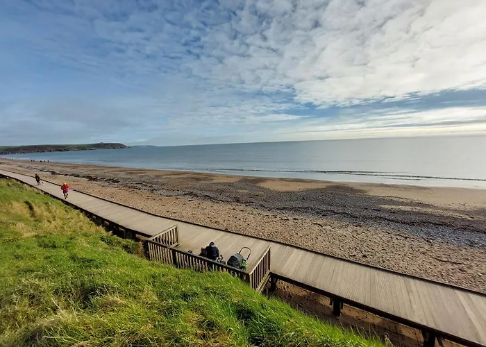 Happy Sandy Feet Villa