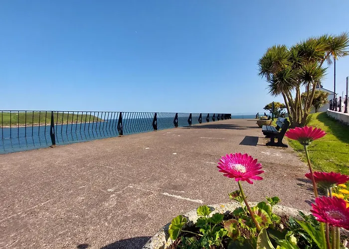 Happy Sandy Feet Villa